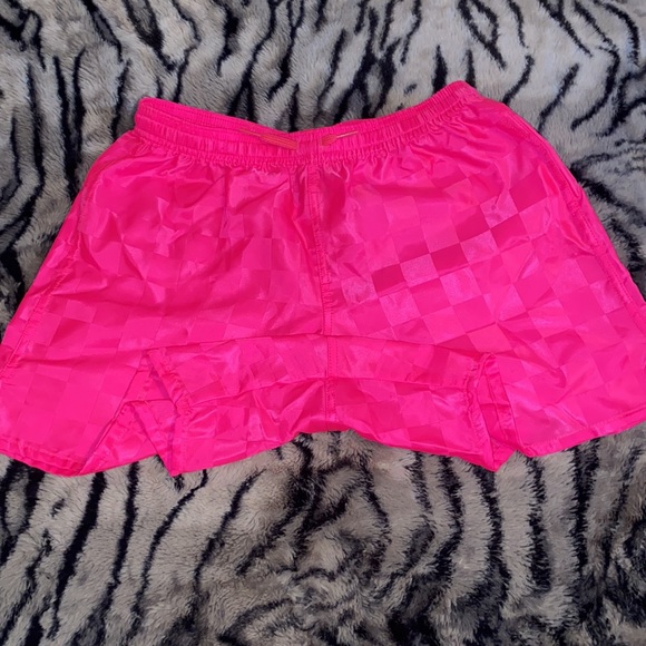 DSG kids pink shorts medium - Picture 5 of 6